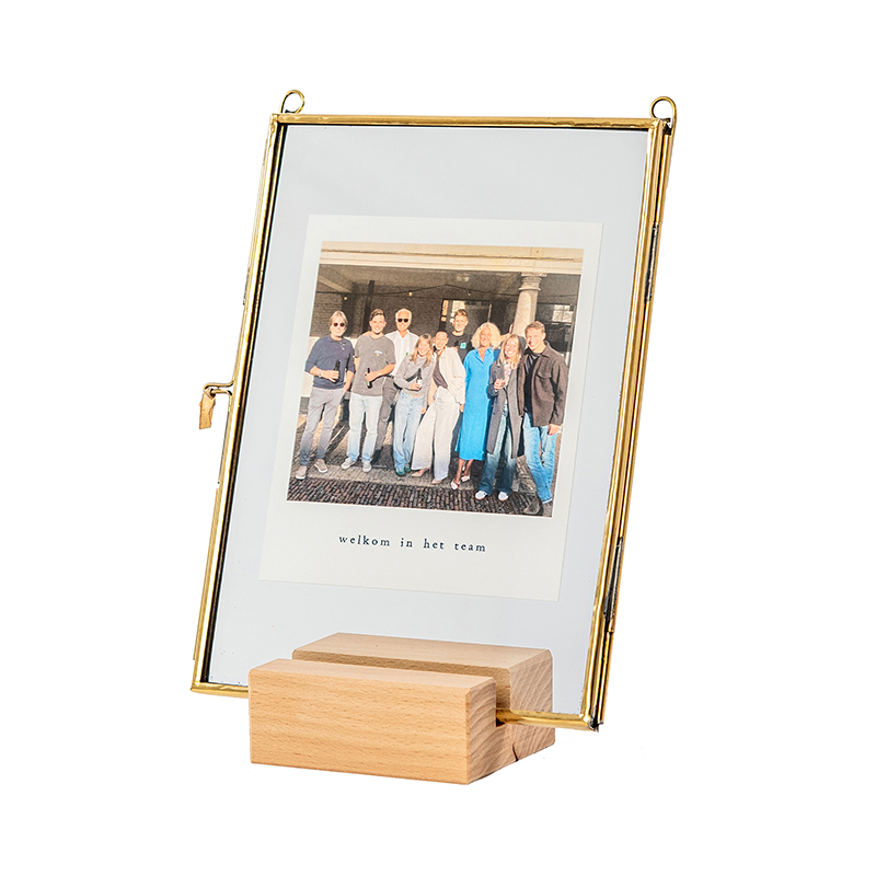 Gouden lijst met houder en foto en tekst Ikpakjein