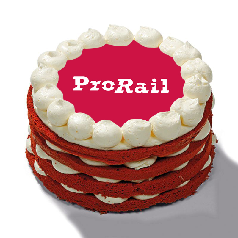 Red velvet taart met logo